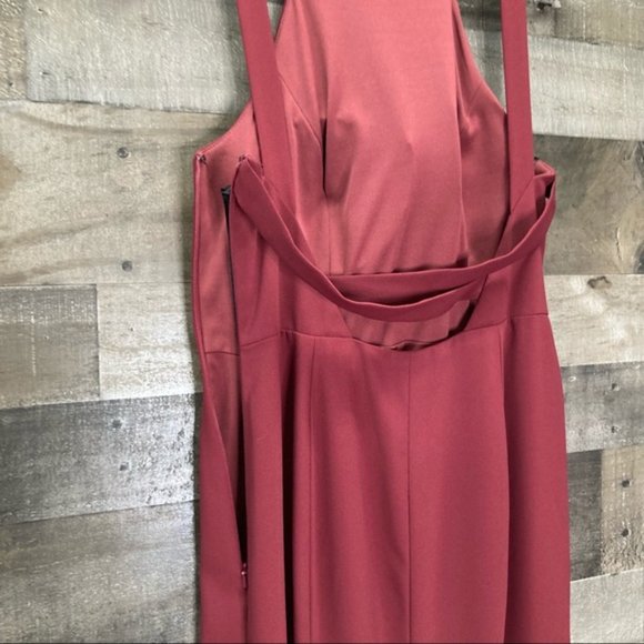 Dessy Cabarnet Cutaway Shoulder Crepe Column Gown - Picture 4 of 4